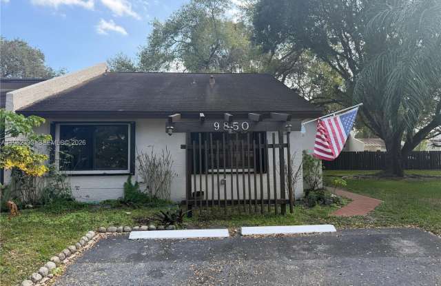 9850 NW 15th Ct photos photos