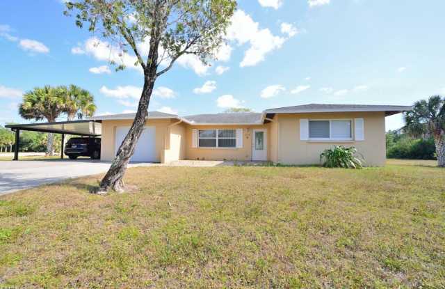1579 25th Street Southwest - 1579 25th Street Southwest, Collier County, FL 34117