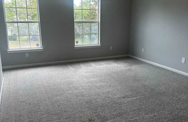 HALF OFF FIRST MONTHS RENT - Beautiful 3-Bedroom Home in Ladson Gallery 4