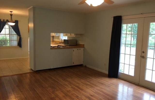 Beautiful 3 Bedroom 2 Bath Brick Home in Valdosta Gallery 3