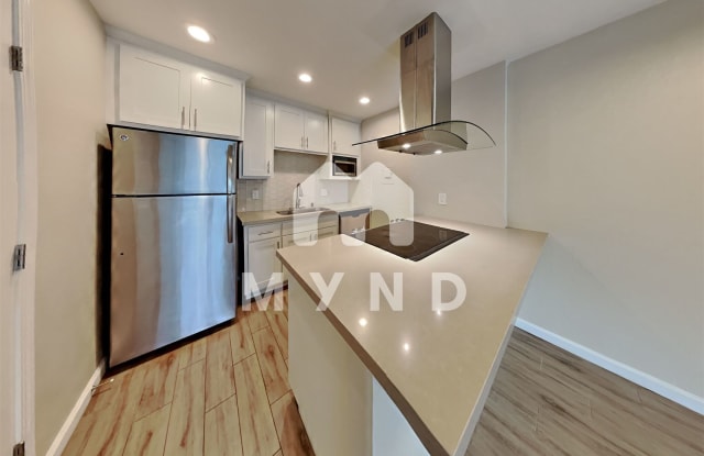 2524 T St Apt 12 - 2524 T Street, Sacramento, CA 95816