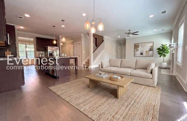 6010 Winding Lakes Drive Gallery 2