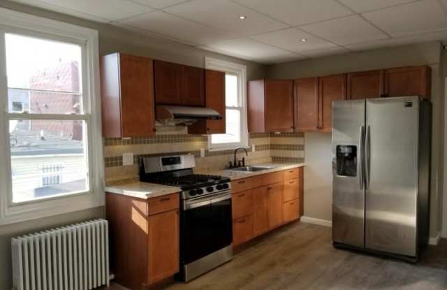 130 Hoyt St - 130 Hoyt Street, Kearny, NJ 07032