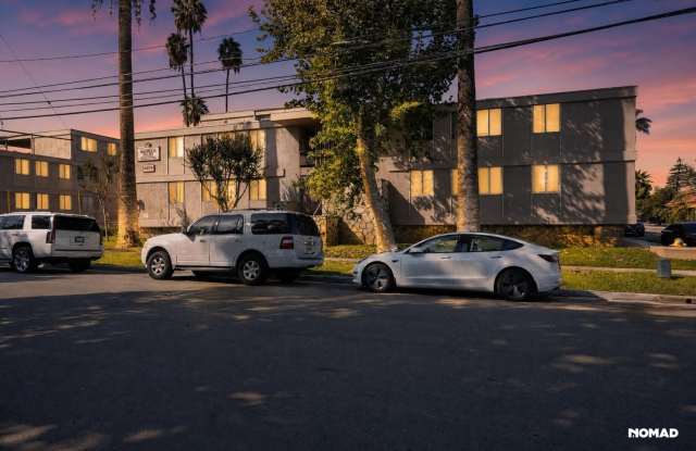 Spacious 3BR Condo in Riverside Gallery 1