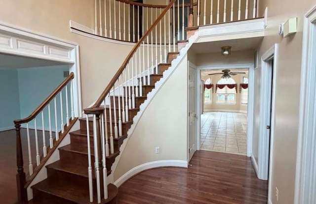 116 LONGFELLOW DR Gallery 3