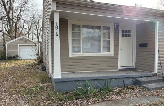 “Move-In Ready 2-Bedroom with Expansive Yard” - 1816 West Scott Street, Springfield, MO 65802