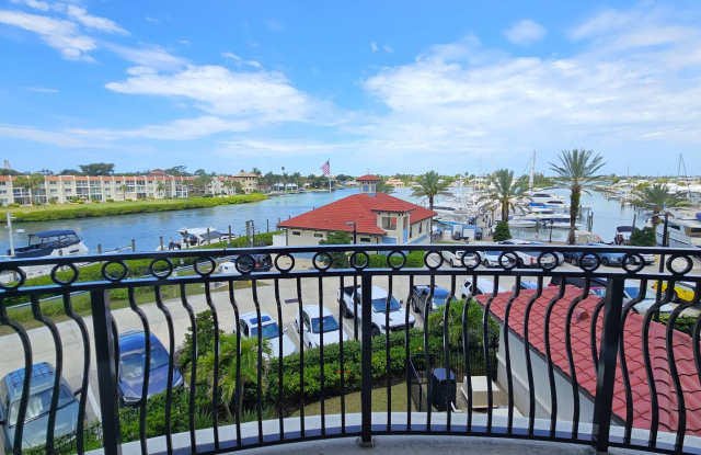 Annual Furnished or Seasonal Short-Term 3 Bedroom 2 Bathroom Luxury Condo on Venice Island! Gallery 4
