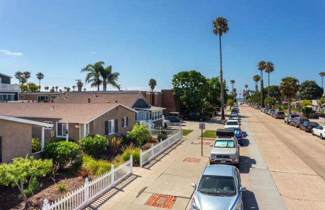 *OPEN HOUSE: 8/24 12-1PM* 1 BR Cottage in OB w/ Garage ~ W/D Combo in Unit ~ photos photos