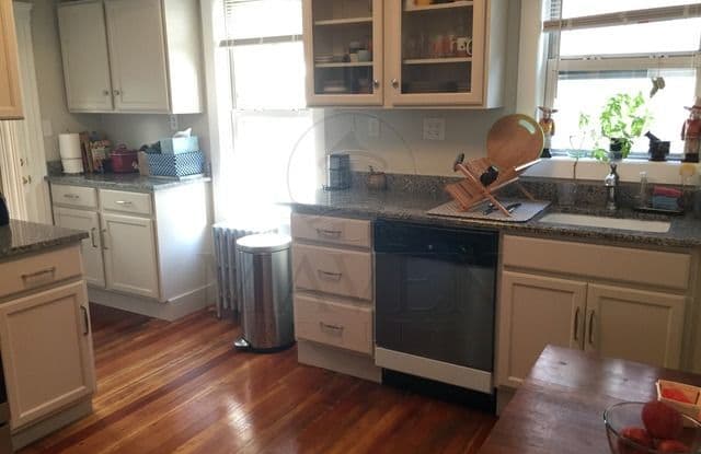 19 Russell Rd - 19 Russell Road, Somerville, MA 02144