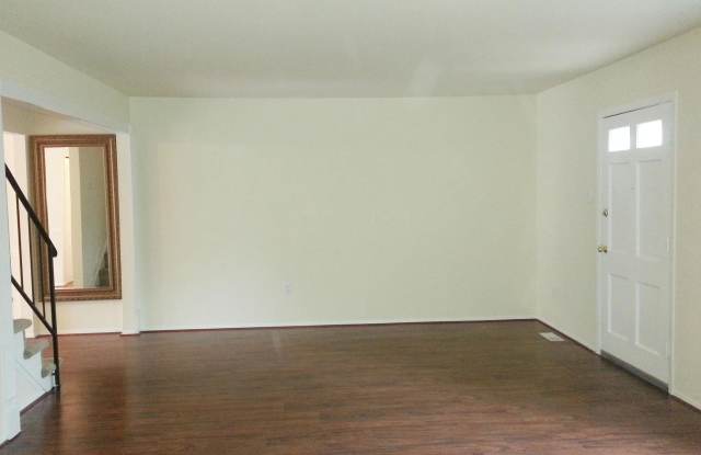 1748 WOODRIDGE COURT Gallery 4