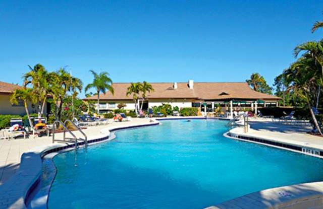 ** PLAY GOLF HERE!    GLADES COUNTRY CLUB 2/2 LOVELY SEASONAL OR 6 MONTH\1 DAY AVAILABLE ** TONS OF COMMUNITY POOLS AND AMENITIES HERE **  AVAILABLE DECEMBER-FEBRUARY AND THEN APRIL-NOVEMBBER ** photos photos