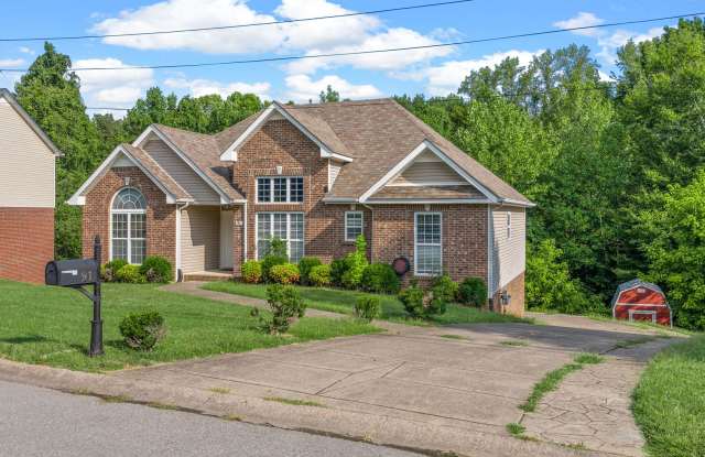 4 Bedroom Pet Friendly Home For Rent With Bonus Room! - 91 West Drive, Clarksville, TN 37040