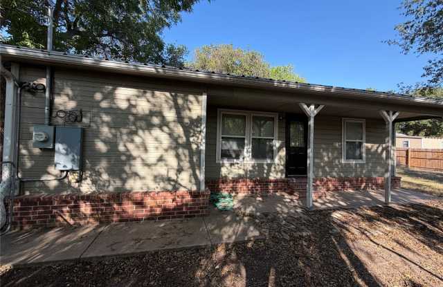 979 W Pecan Street Gallery 3