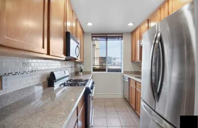 850 North Hudson Avenue - 205 Gallery 4