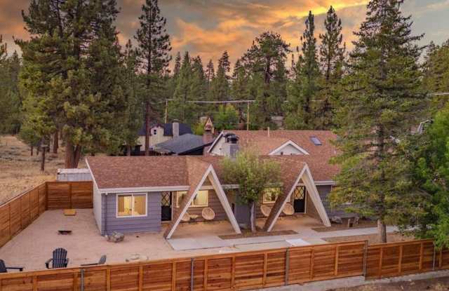 Cozy, Fully Furnished, One Bedroom One Bathroom Rental Minutes Away from the Big Bear Lake Front! Gallery 3