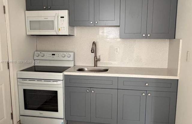 1608 SW 4th St photos photos