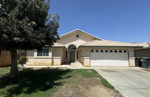 612 Calle Orlando - 612 Calle Orlando, Arvin, CA 93203