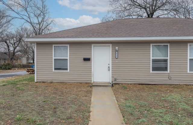 813 W 8th Street photos photos