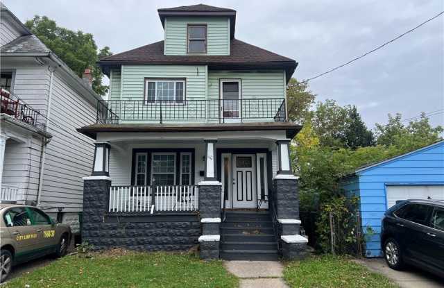 110 Briscoe Avenue Gallery 1