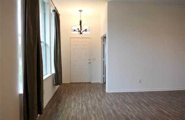 304 Canyon Lake Drive Gallery 3