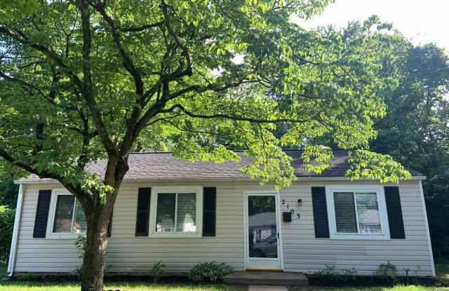 One level living! 3 bed 1 bath rancher in Glen Burnie. - 2103 Goodwood Road, Glen Burnie, MD 21060
