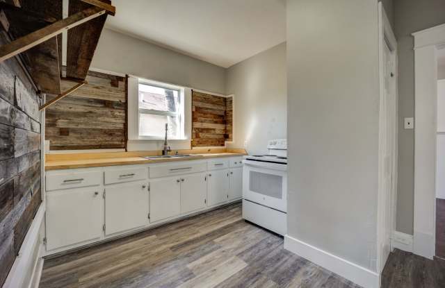 Freshly Updated 3 Bedroom Home Gallery 4