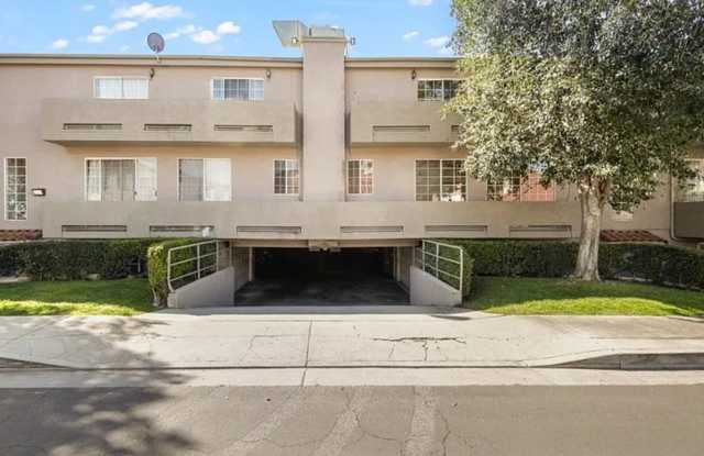 18347 Saticoy St photos photos