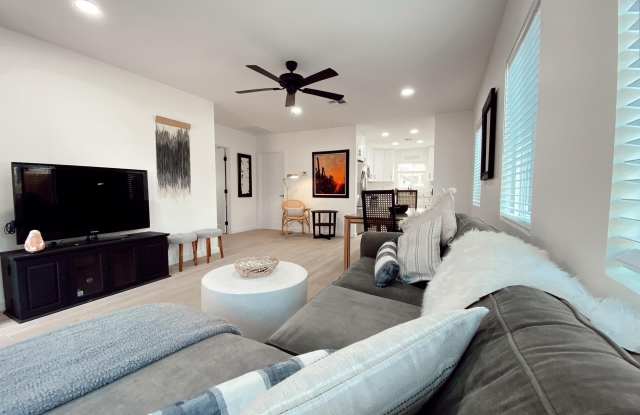 2502 N 29TH Place unit: 3 photos photos