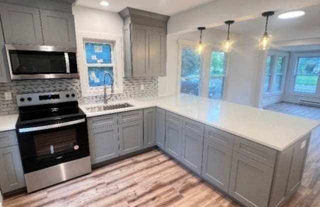 54 Vernon Ave photos photos