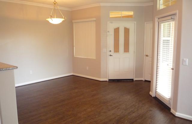 Sabre Springs Upper Corner Unit with Garage Gallery 4