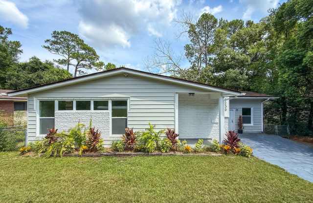Completely Updated 3/2 House for Rent! A must see! photos photos