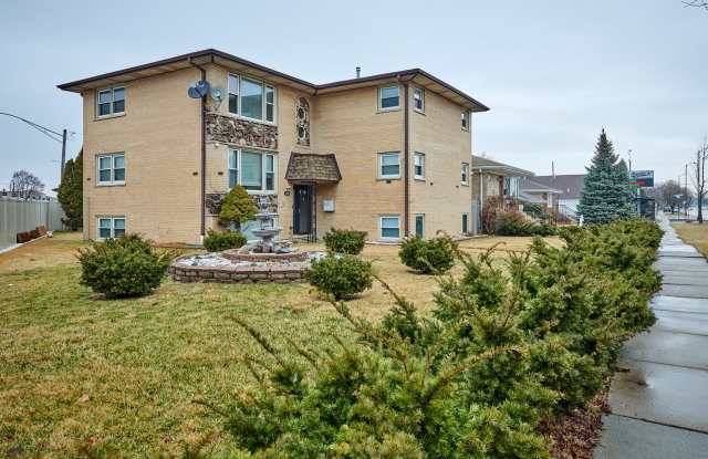 6780 W Forest Preserve Drive unit: 2 photos photos