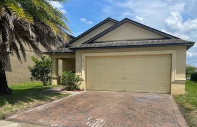 Beautiful 3 bedroom/2bath/2 car garage with oversized backyard on a beautiful pond with lots of community amenities! photos photos