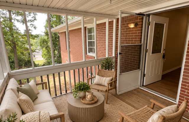 Beautifully Updated & Available for Immediate Move-In! Gallery 4