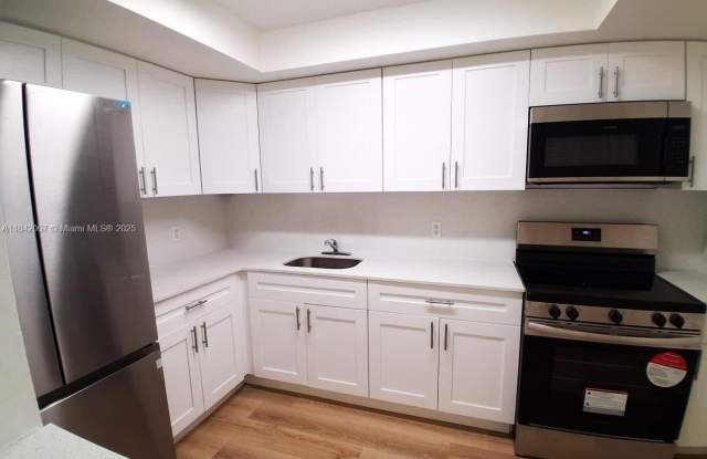 16801 NE 14th Ave photos photos