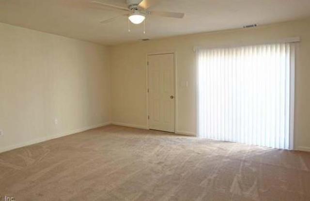 Spacious 3-Bedroom Townhome in Newport News – Utilities Included & Pet Friendly! Gallery 4