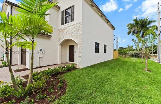 23210 SW 133rd Ct Gallery 2