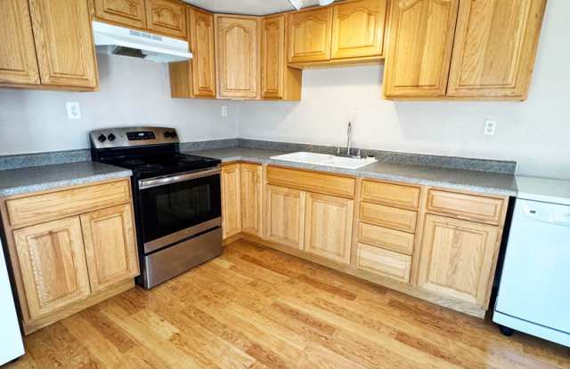 End unit-1 Bedroom/1 Bath Gallery 3