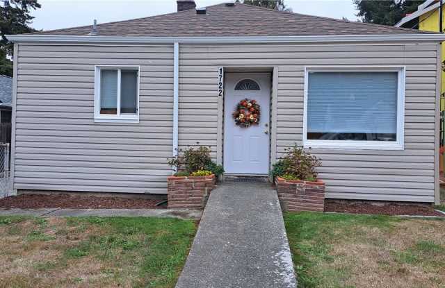 Two Bedroom Single Family Home with Detached Garage Gallery 1
