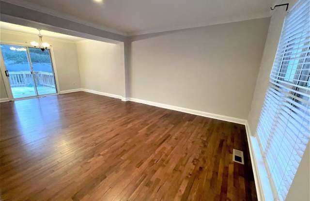 17626 LONGVIEW Lane Gallery 3