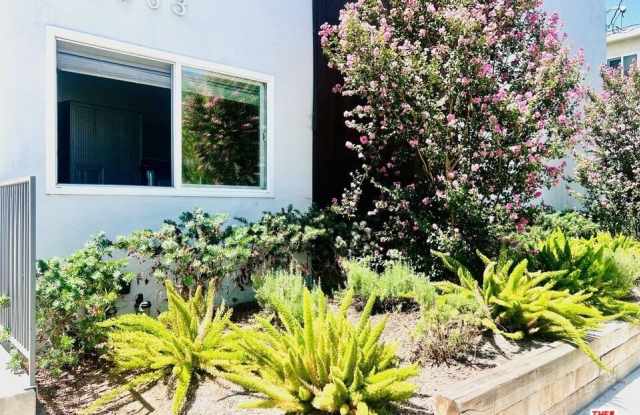 5263 Riverton Ave Gallery 4