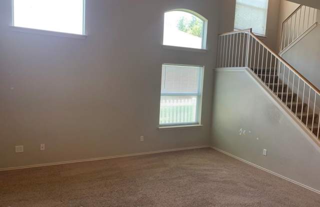 618 Scrutchins Gallery 2