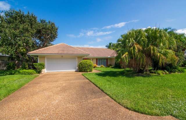 Seasonal Rental Steps from the ocean! Gallery 4