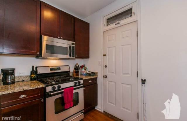 677 W Wrightwood Ave 2E - 677 W Wrightwood Ave, Chicago, IL 60614