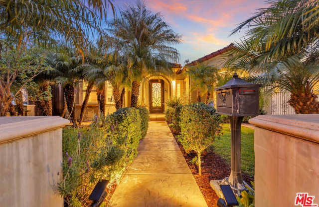 326 N Doheny Dr photos photos