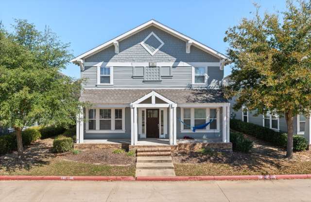 Completely Updated 2 Bed, 2.5 Bath in The Woodlands! photos photos