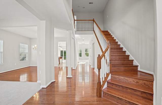 1100 Wright Court Gallery 4
