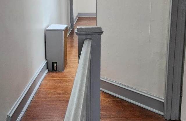 118 S EASTON ROAD Gallery 4