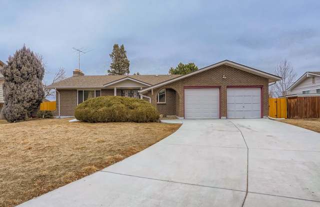 COMING SOON! Spacious 4bd/3ba Home in Southeast Denver photos photos