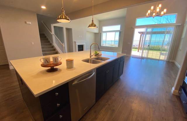 Advent -Immaculate Four Bedroom Home W/ Two Car Garage. Lovely Backyard  Views! photos photos